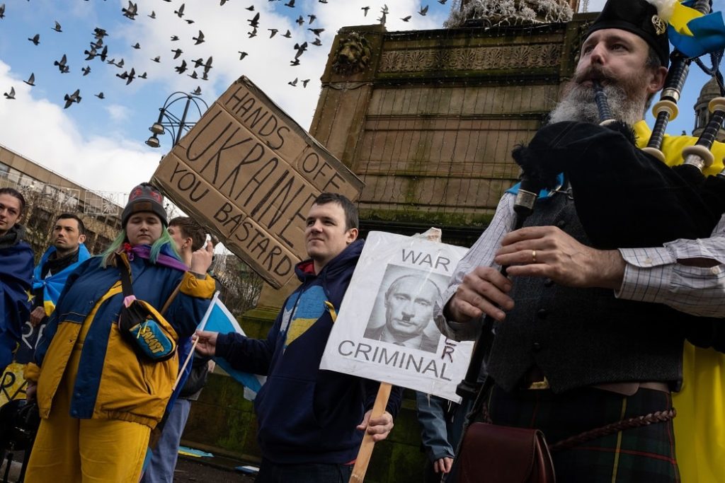 DEEDS NEWS - Jeremy Sutton Hibbert - Stand with Ukraine Rally in George Square