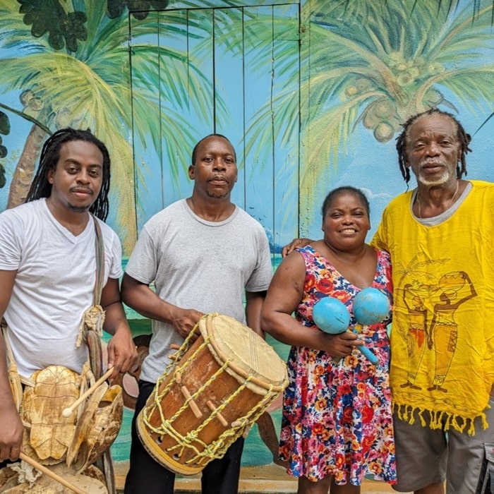 DEEDS-NEWS-Pen-Cayetano-und-Mitglieder-des-Garifuna-Collective-Ingrid-Cayetano.jpg