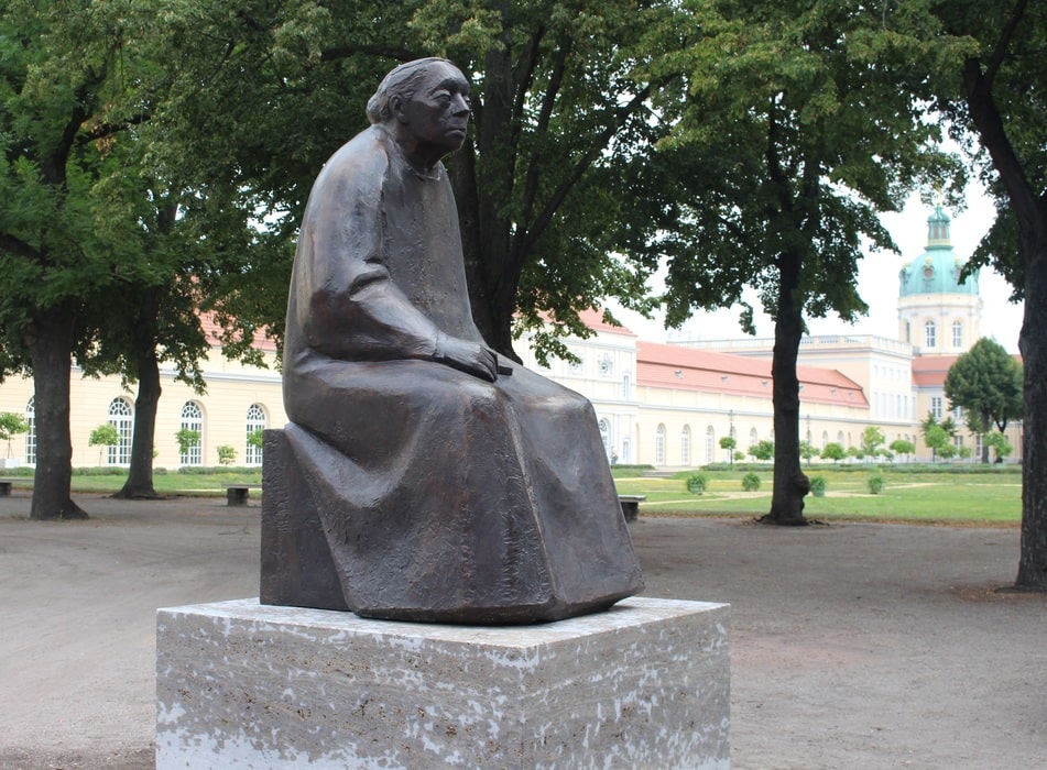 DEEDS-NEWS-c-Kaethe-Kollwitz-Museum-Berlin-Bronzeplastik-Gustav-Seitz-1.jpg
