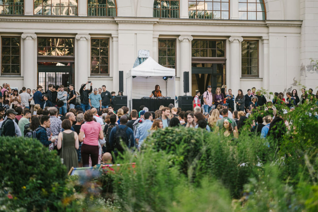 DEEDS.NEWS - Hamburger Bahnhof – Berlin Beats - Venetta, Kultursommerfestival, 20. Juli 2023 - © Kulturprojekte Berlin, Foto Alex Rentsch