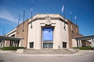 DEEDS NEWS - BRAFA - Entrance of the fair at Brussels Expo-Hall 4 -©- Fabrice Debatty