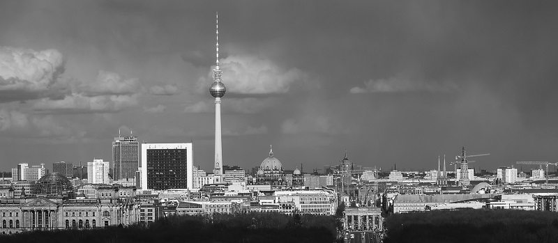 Skyline-Berlin-V-01-DSC_4837_01-120dpi-sw-FINAL-Event2.jpg 21. Juli 2025
