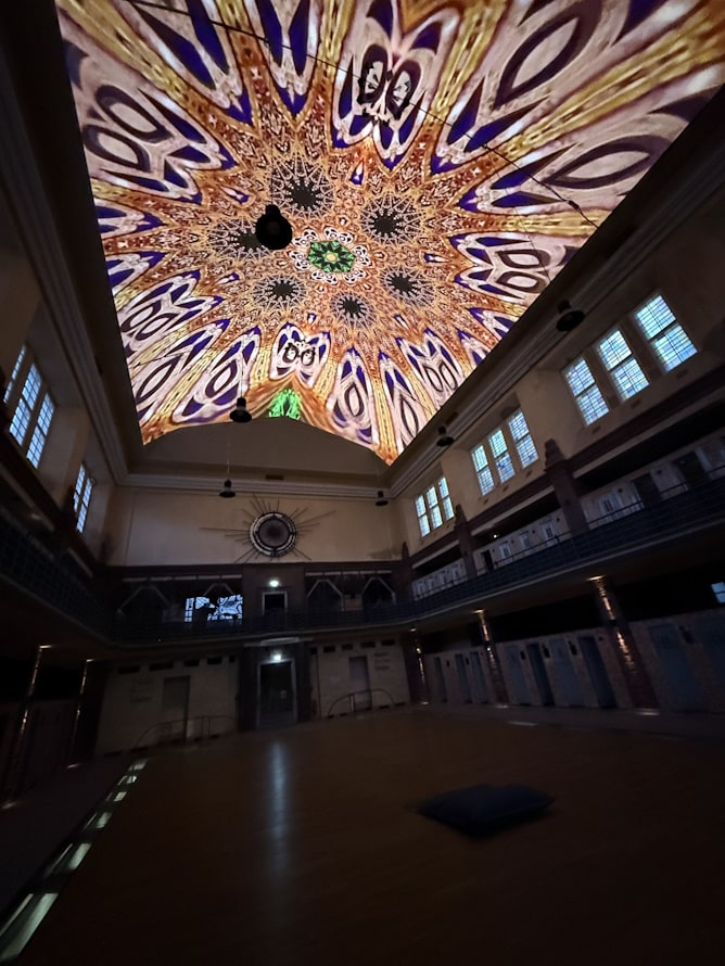 DEEDS NEWS - Stadtbad Reloaded - Deckeninstallation - 2-min