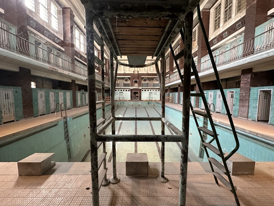 DEEDS NEWS - Stadtbad Reloaded - Schwimmhalle Lichtenberg - 3-min