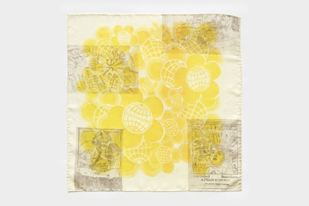 DEEDS NEWS - Spreepark Art Space - Josefine Reisch_Traumzauberbaum (... the line between...)_2022_Siebdruck und Radierung auf Seide_61x61cm
