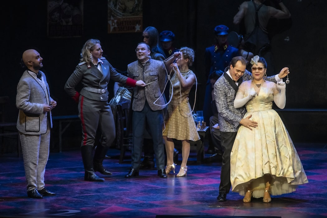 DEEDS NEWS - Deutsche Oper - WA Fledermaus 87hf Jekal Schlicht Blondelle Sabirova -c- Thomas Jauck