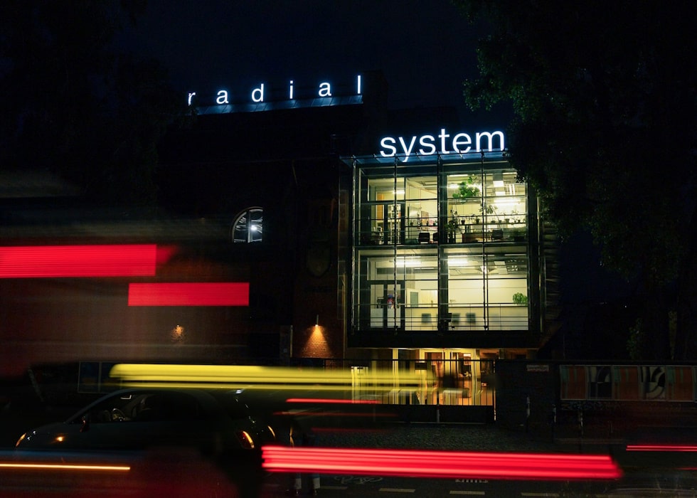 DEEDS NEWS - _Radialsystem- Mischa Kuball - Foto Kevin Fuchs Berlin - 1