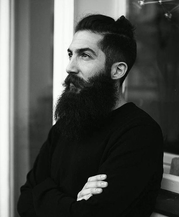 DEEDS..NEWS---Portrait-Artist-Mo-Ganji-2