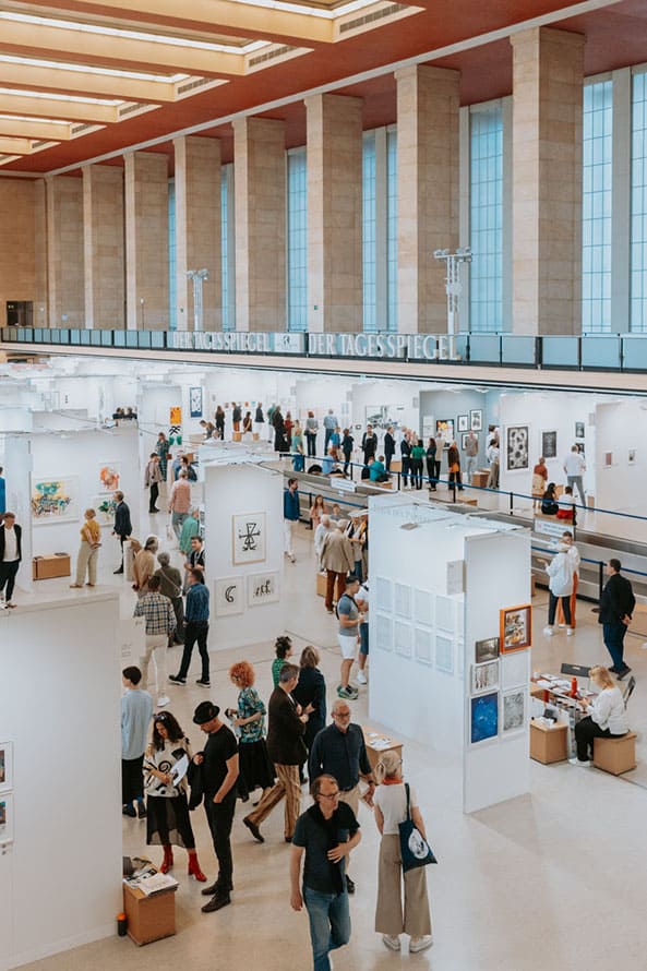 DEEDS NEWS- Flughafen Tempelhof - Haupthalle - Foto Clara Wenzel-Theiler