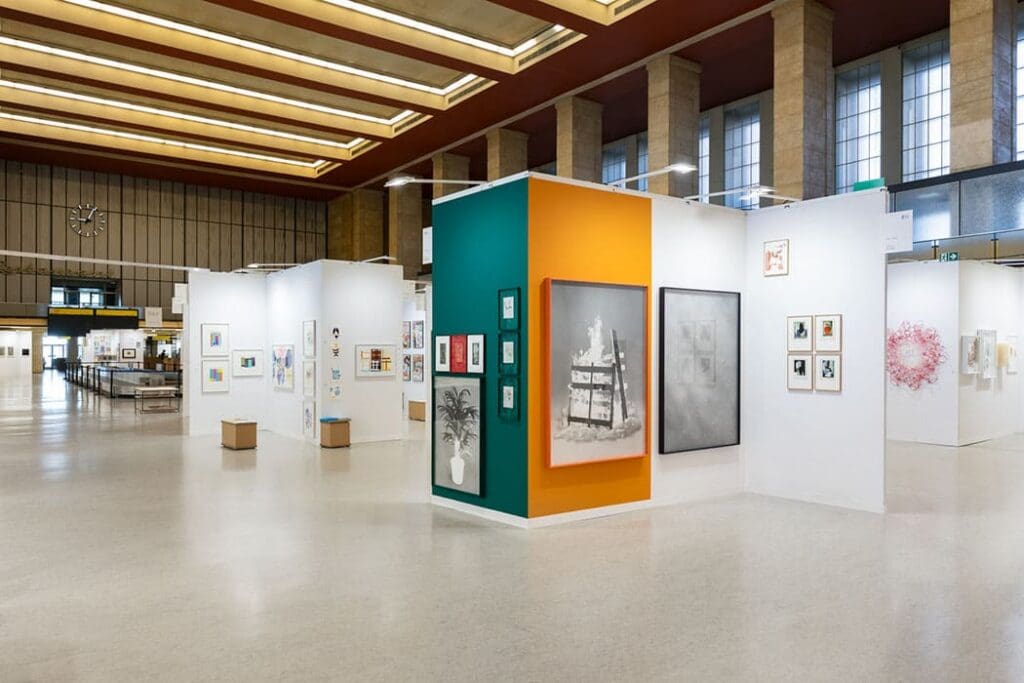 DEEDS NEWS- Flughafen Tempelhof - Haupthalle - Foto Clara Wenzel-Theiler