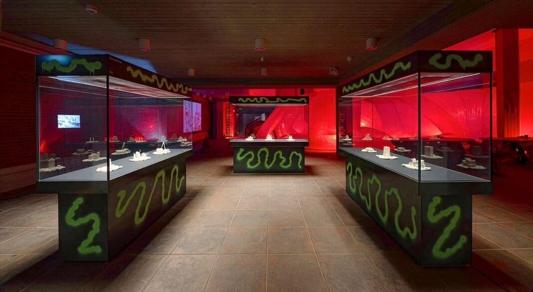 DEEDS NEWS-Jerszy Seymour-Mutuogenesis-Foto Trevor Good