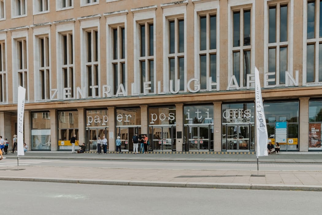 DEEDS NEWS-paper positions berlin