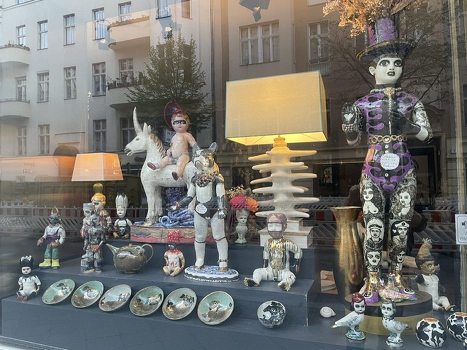 DEEDS NEWS - Interview Hinrich Kroeger John - -c- the artist - 08
