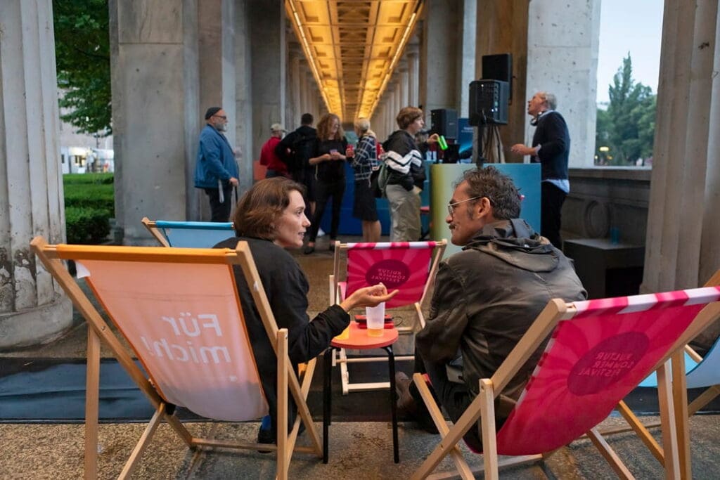 DEEDS-NEWS-Kolonnaden-Bar-Oeffnet-auch-2026-Museumsinsel-c-Staatliche-Museen-zu-Berlin-Juliane-Eirich-2.jpg
